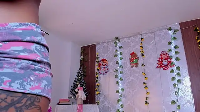 kelly_thomson's cam snapshot