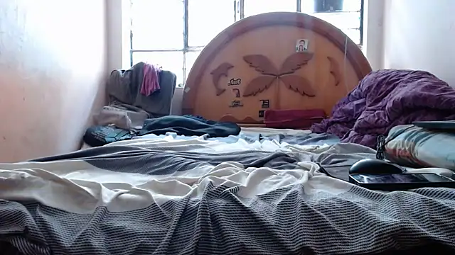 nakedlima live sex cam