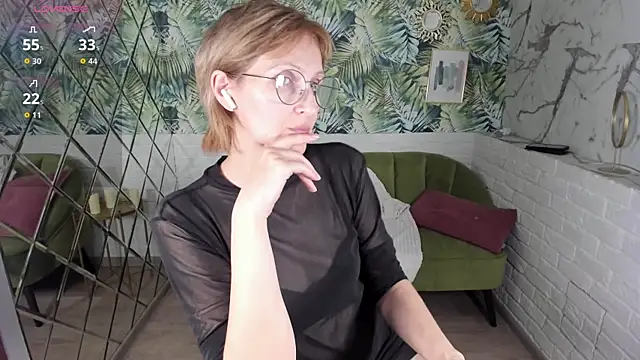 Paris_Cherry's cam snapshot