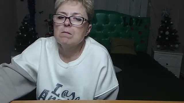 EmiliaGree live sex cam