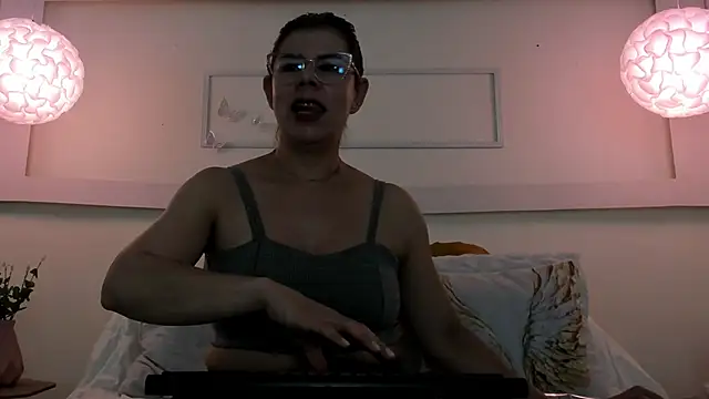 RamonaSimons live sex cam