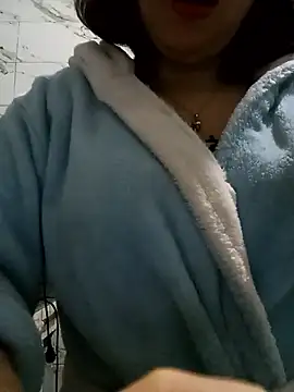 Rouzalinda's cam snapshot