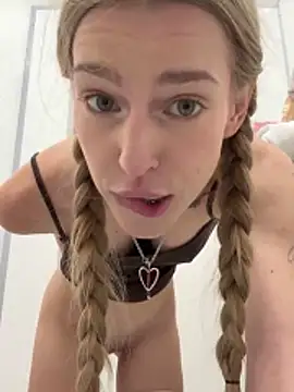 kira_mia live sex cam