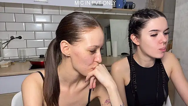 girls_secrets's cam snapshot