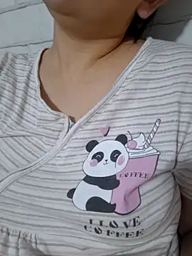 Emilyhomegirl1's cam snapshot