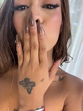 MystiqueXXX's cam snapshot