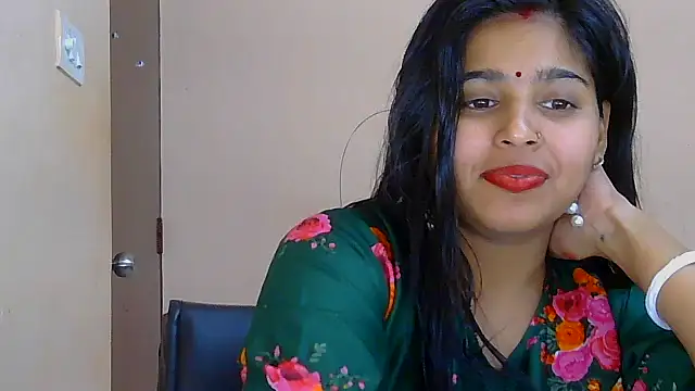 Cute-Simmi69 live sex cam
