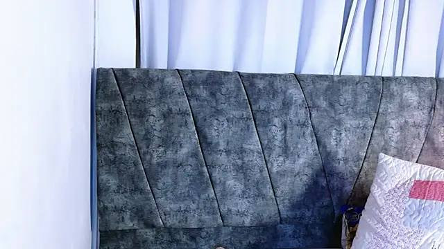 MiaBlumm_'s cam snapshot