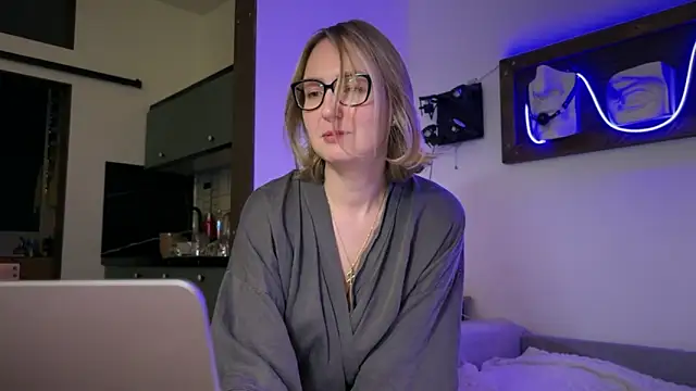 Kira_Elve's cam snapshot