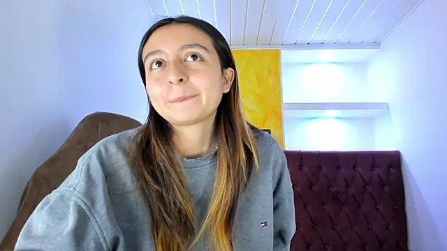 lala_clark's cam snapshot