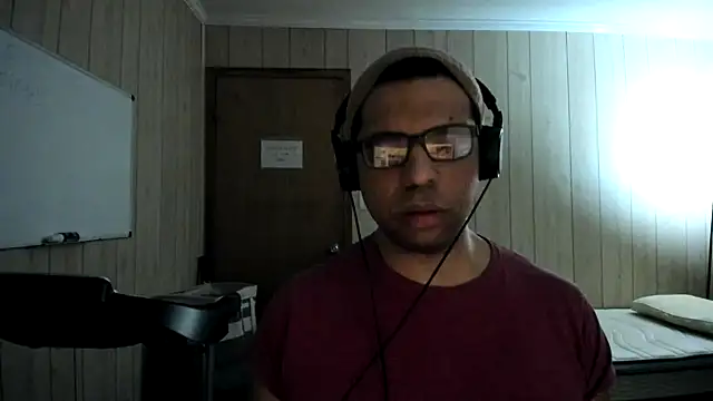 NaturalBeautyQueen live sex cam