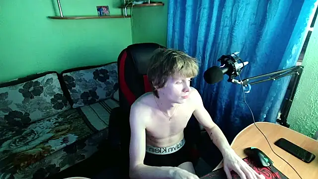 fameboyboo live sex cam