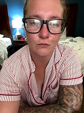 Lizzyloo's cam snapshot