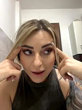 Rania_Stitch's cam snapshot