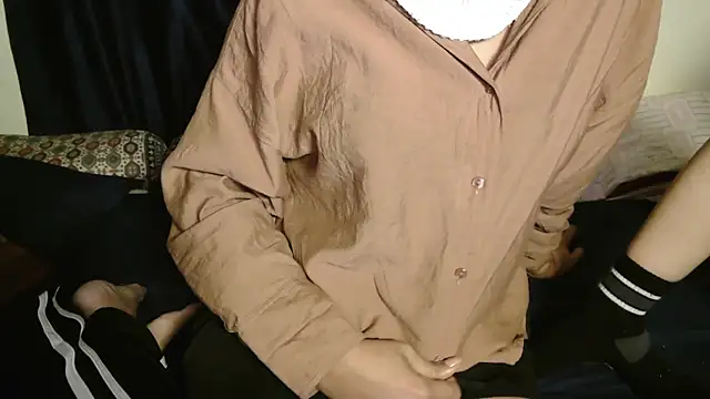 NaughtyThrouple007's cam snapshot