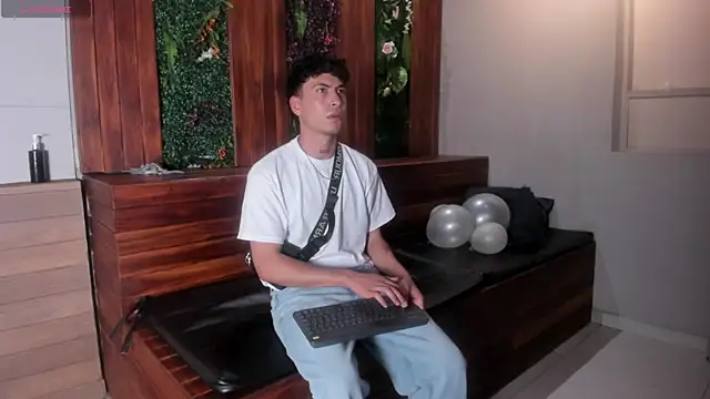 nico_herrera_'s cam snapshot