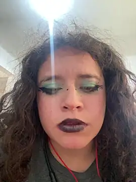 Lucy_YupiSweet live sex cam