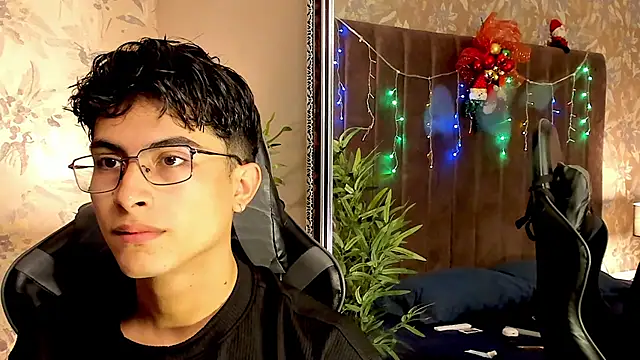 Aaron_Eze live sex cam