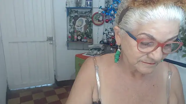 FunnyGrandma's cam snapshot