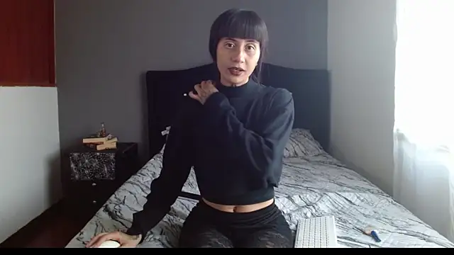 Emilia_1995's cam snapshot