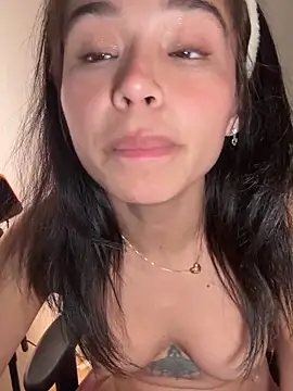 Adriennesexxx live sex cam