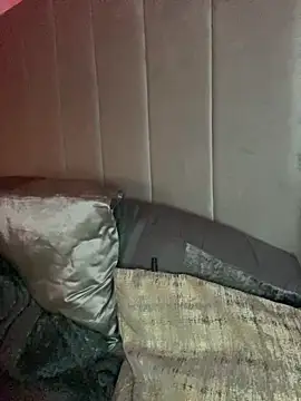 MaisieMae's cam snapshot