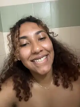 lauraltt live sex cam