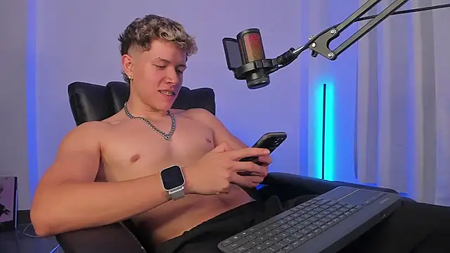 nathan_blake live sex cam