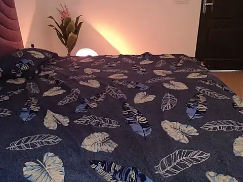 Naughtyy_stripgirl's cam snapshot