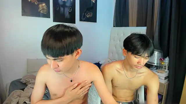 XloverXsiantwink live sex cam