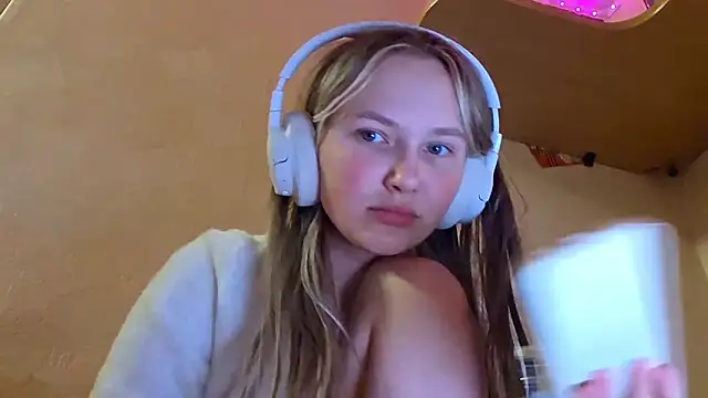 KarinRobertson live sex cam