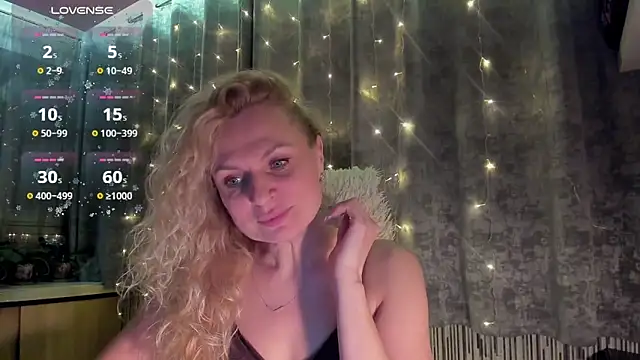 LanaLight_x's cam snapshot