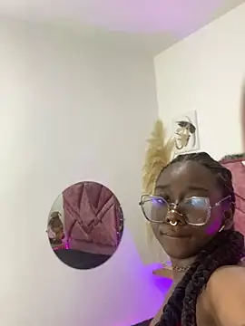 ZahhyGrey's cam snapshot