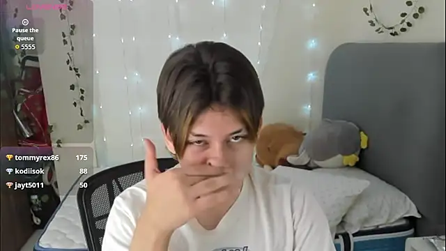 Felix_kitty's cam snapshot