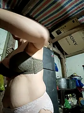 Hotgirl_2zz's cam snapshot