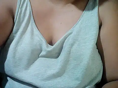 Sexyhorney4u's cam snapshot