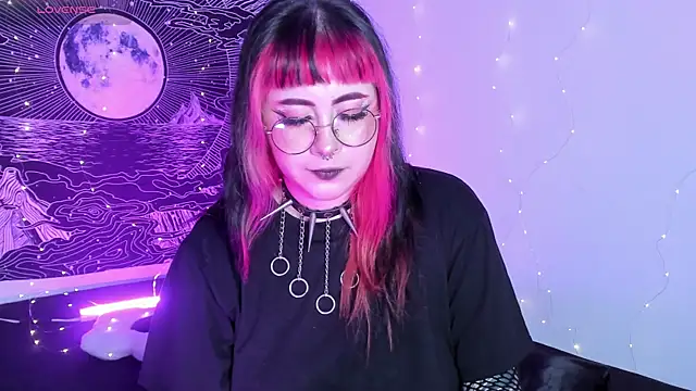 Hallucigenia_'s cam snapshot