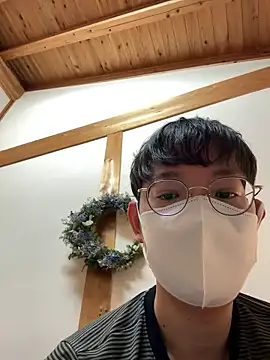 tom19899q live sex cam