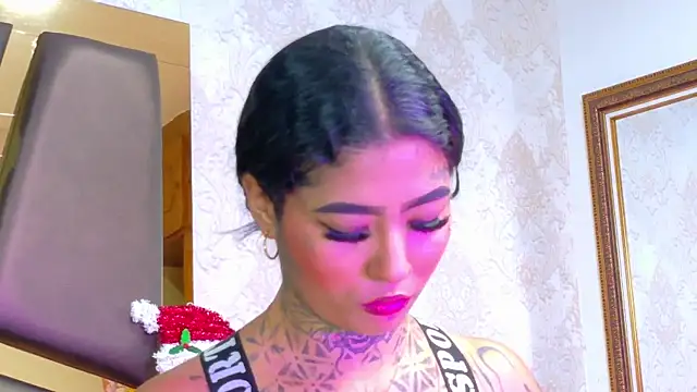 EmilieLake's cam snapshot