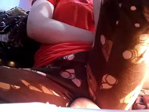 Sellena2's cam snapshot