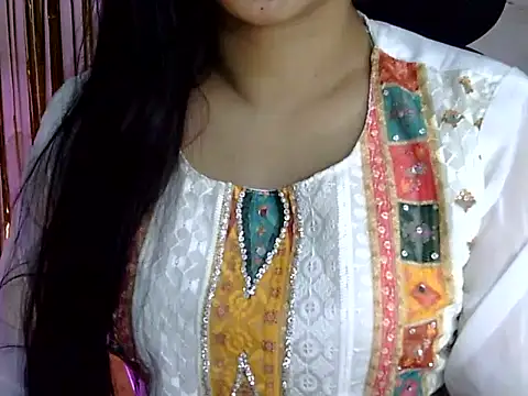 akshra_thakur20's cam snapshot