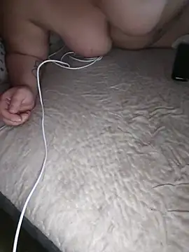 parejade225@xh's cam snapshot