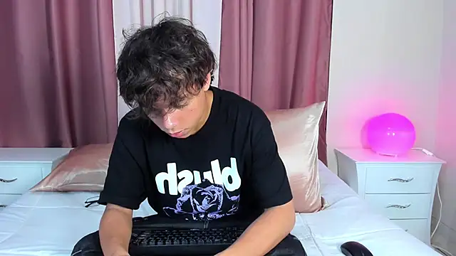 Honeymoon_sariel live sex cam