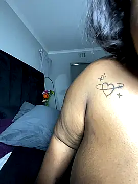 MissLola27's cam snapshot