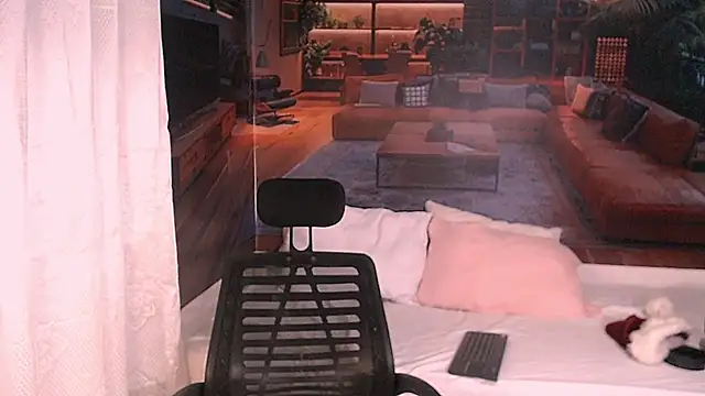 RomeoMillerr's cam snapshot