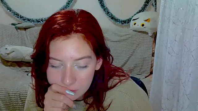 Lily_Ember's cam snapshot