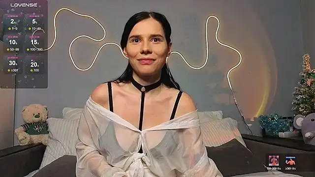 Mell_Hyees's cam snapshot