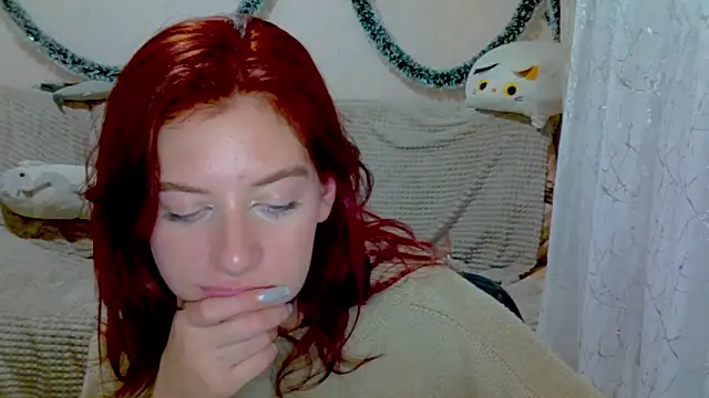 Lily_Ember's cam snapshot