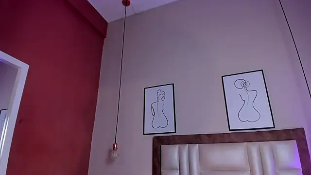 PaulinaSaint's cam snapshot