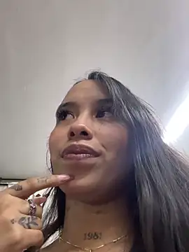 MarieLeon's cam snapshot